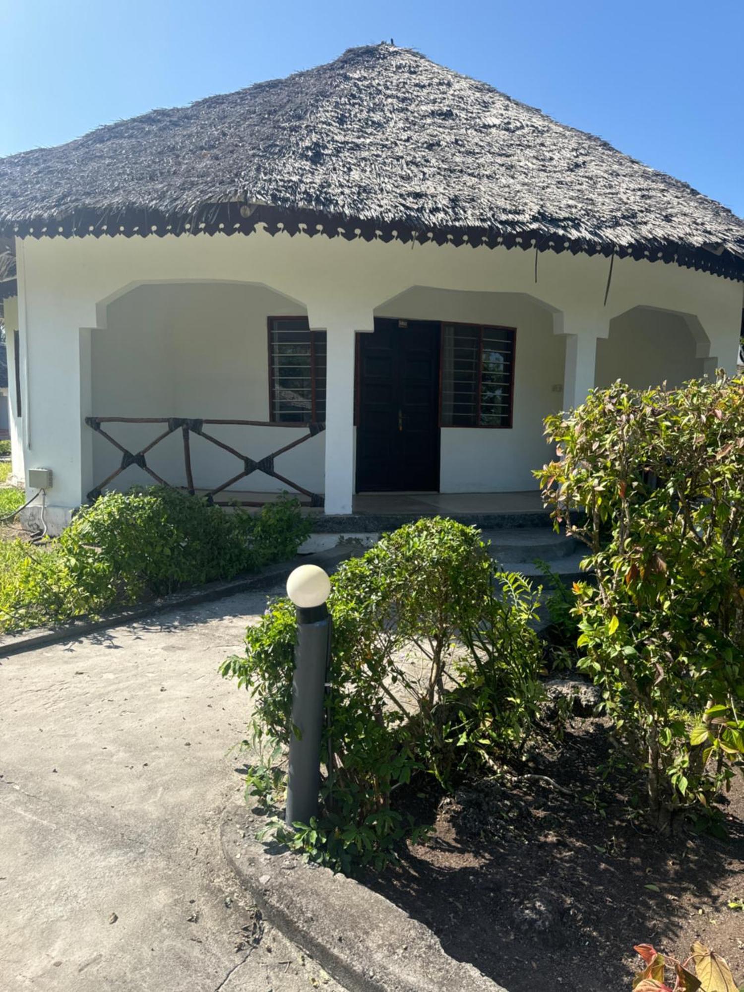 Zanzinite Beach Spa Hotel ザンジバルシティ エクステリア 写真