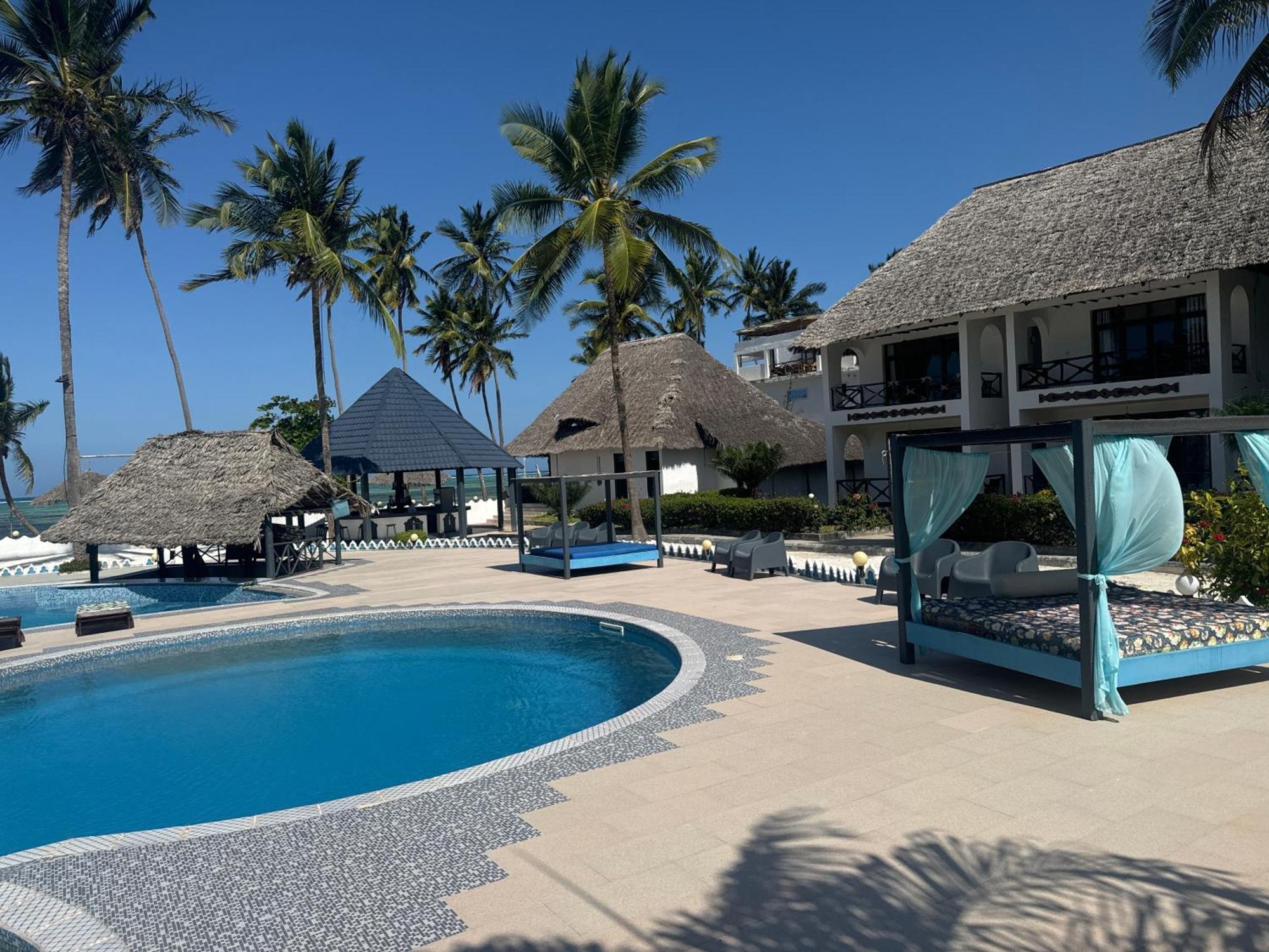 Zanzinite Beach Spa Hotel ザンジバルシティ エクステリア 写真